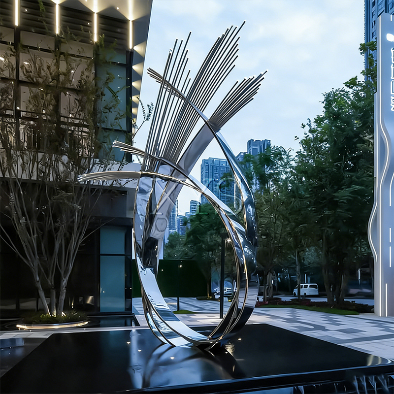 Phoenix Tail di Dawn Openwork Feather Sculpture